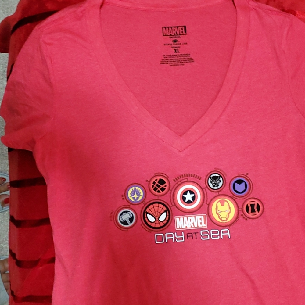Marvel tee - Picture 2 of 2